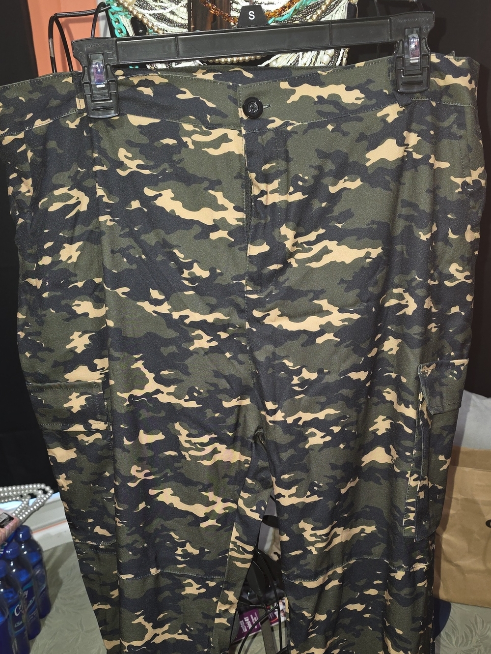 NWT Camouflage Cargo Pants Jogger - Olive Camo